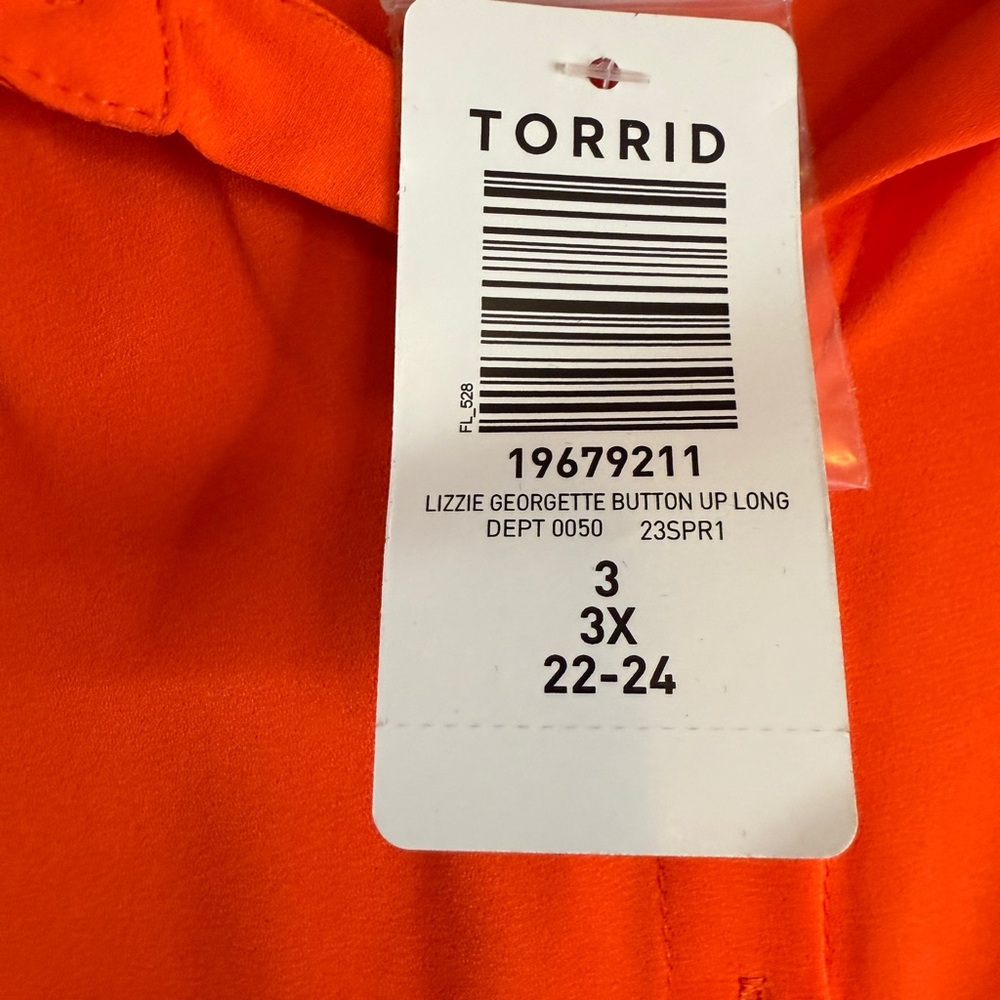 Brand new torrid blouse, 22/24. By, size 3 - Picture 3 of 3